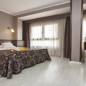 Centro Urbis 3*, Tarragona España